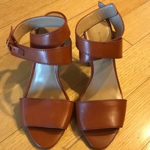 NWT! Banana Republic Samanda heels